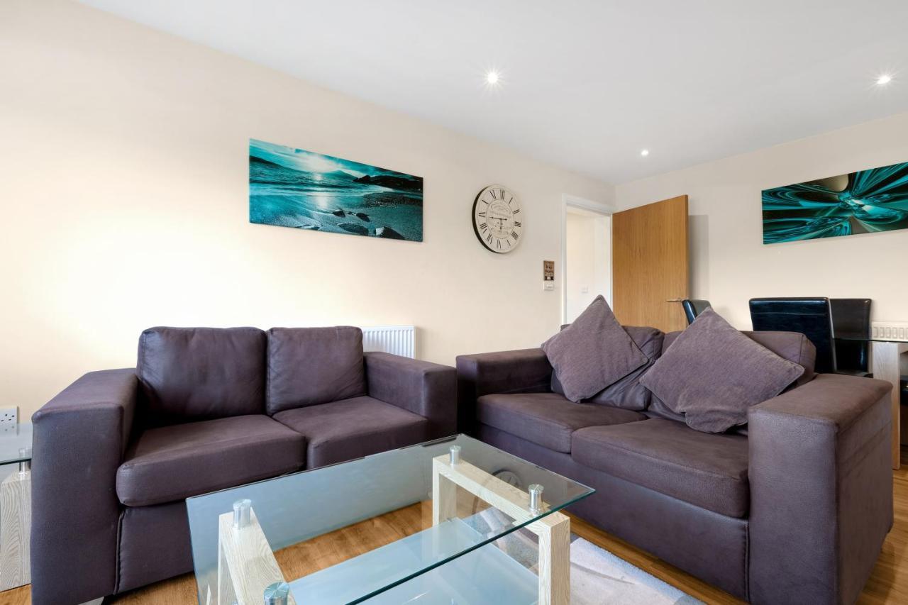 London Heathrow Living Serviced Apartments By Ferndale Stanwell Eksteriør billede