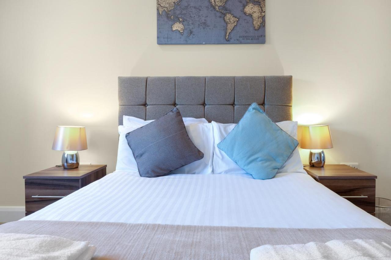 London Heathrow Living Serviced Apartments By Ferndale Stanwell Eksteriør billede