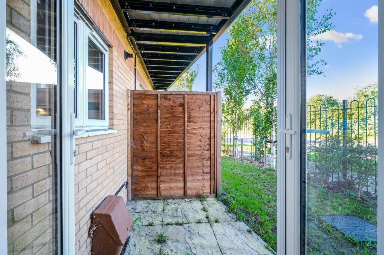 London Heathrow Living Serviced Apartments By Ferndale Stanwell Eksteriør billede