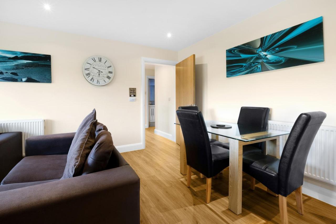 London Heathrow Living Serviced Apartments By Ferndale Stanwell Eksteriør billede