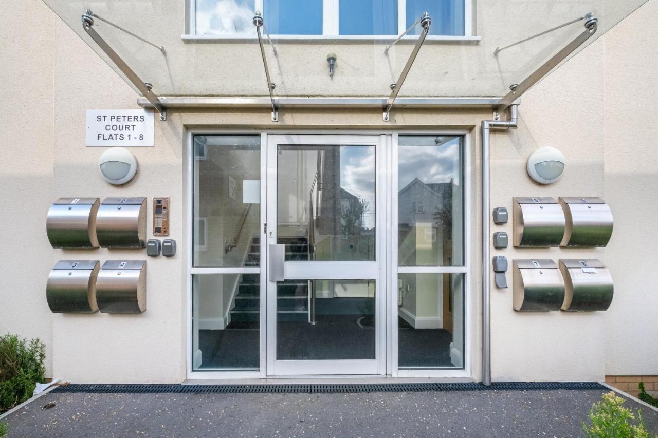 London Heathrow Living Serviced Apartments By Ferndale Stanwell Eksteriør billede