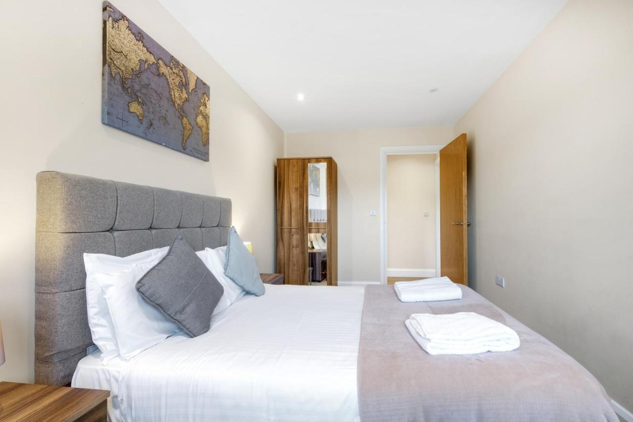London Heathrow Living Serviced Apartments By Ferndale Stanwell Eksteriør billede