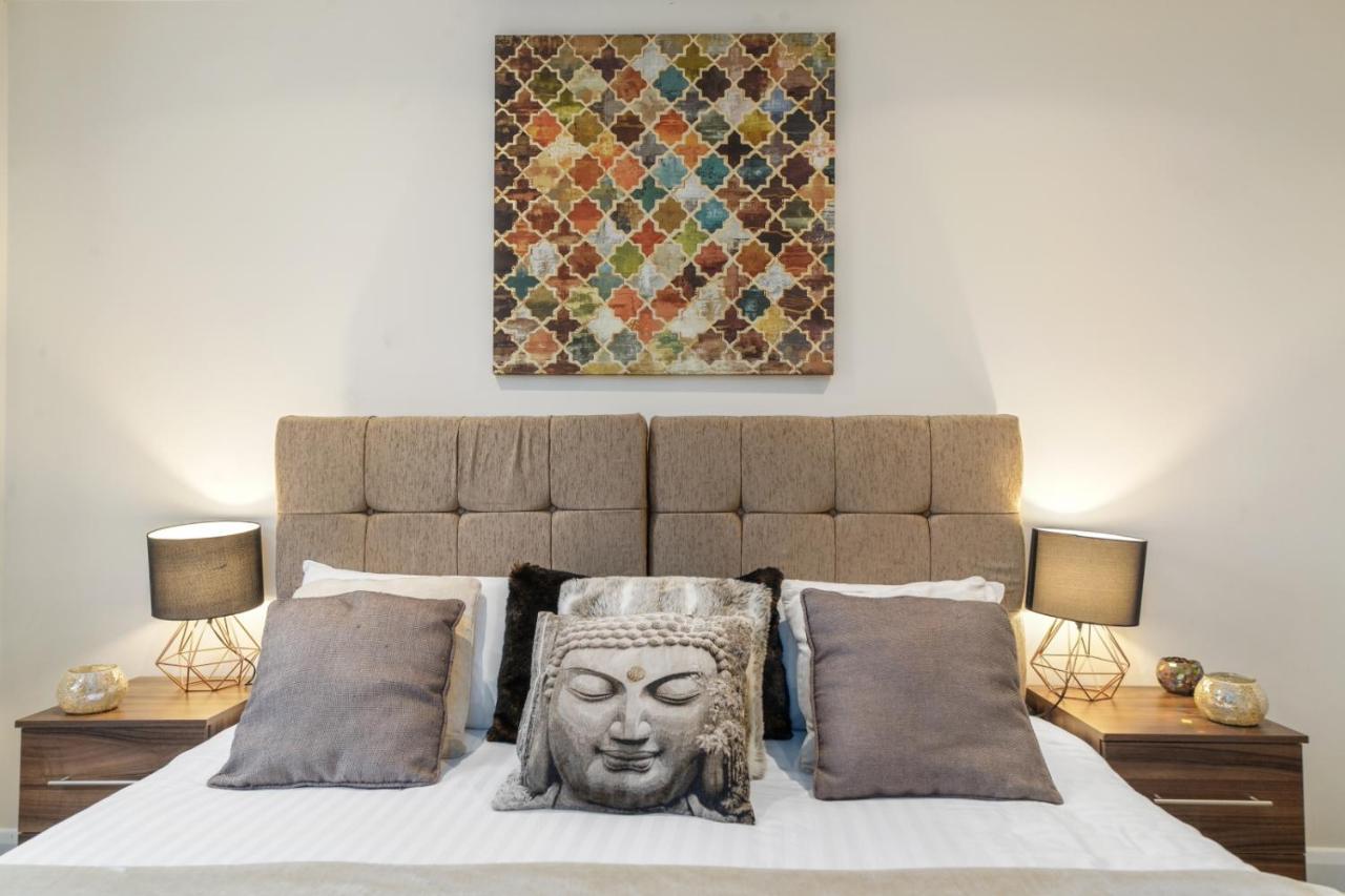 London Heathrow Living Serviced Apartments By Ferndale Stanwell Eksteriør billede