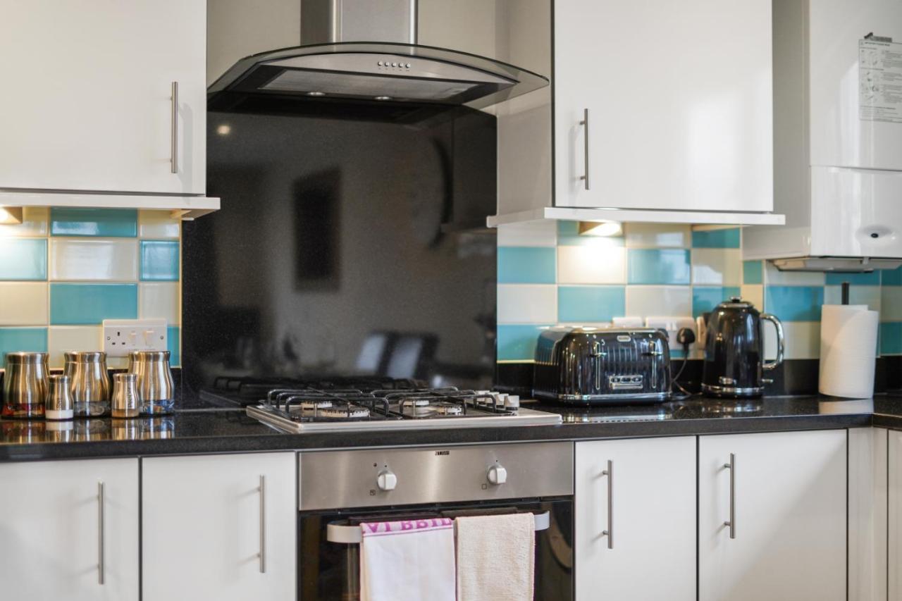 London Heathrow Living Serviced Apartments By Ferndale Stanwell Eksteriør billede