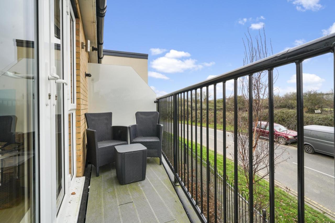 London Heathrow Living Serviced Apartments By Ferndale Stanwell Eksteriør billede