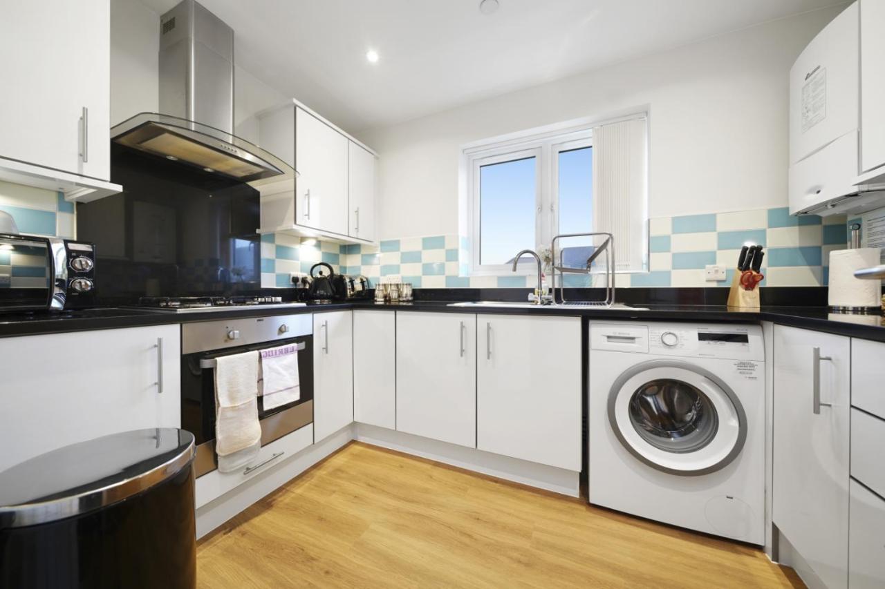London Heathrow Living Serviced Apartments By Ferndale Stanwell Eksteriør billede