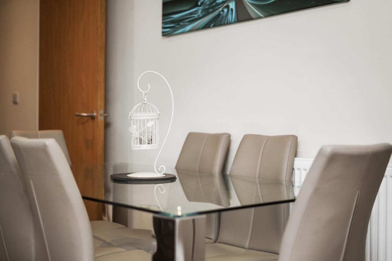 London Heathrow Living Serviced Apartments By Ferndale Stanwell Eksteriør billede
