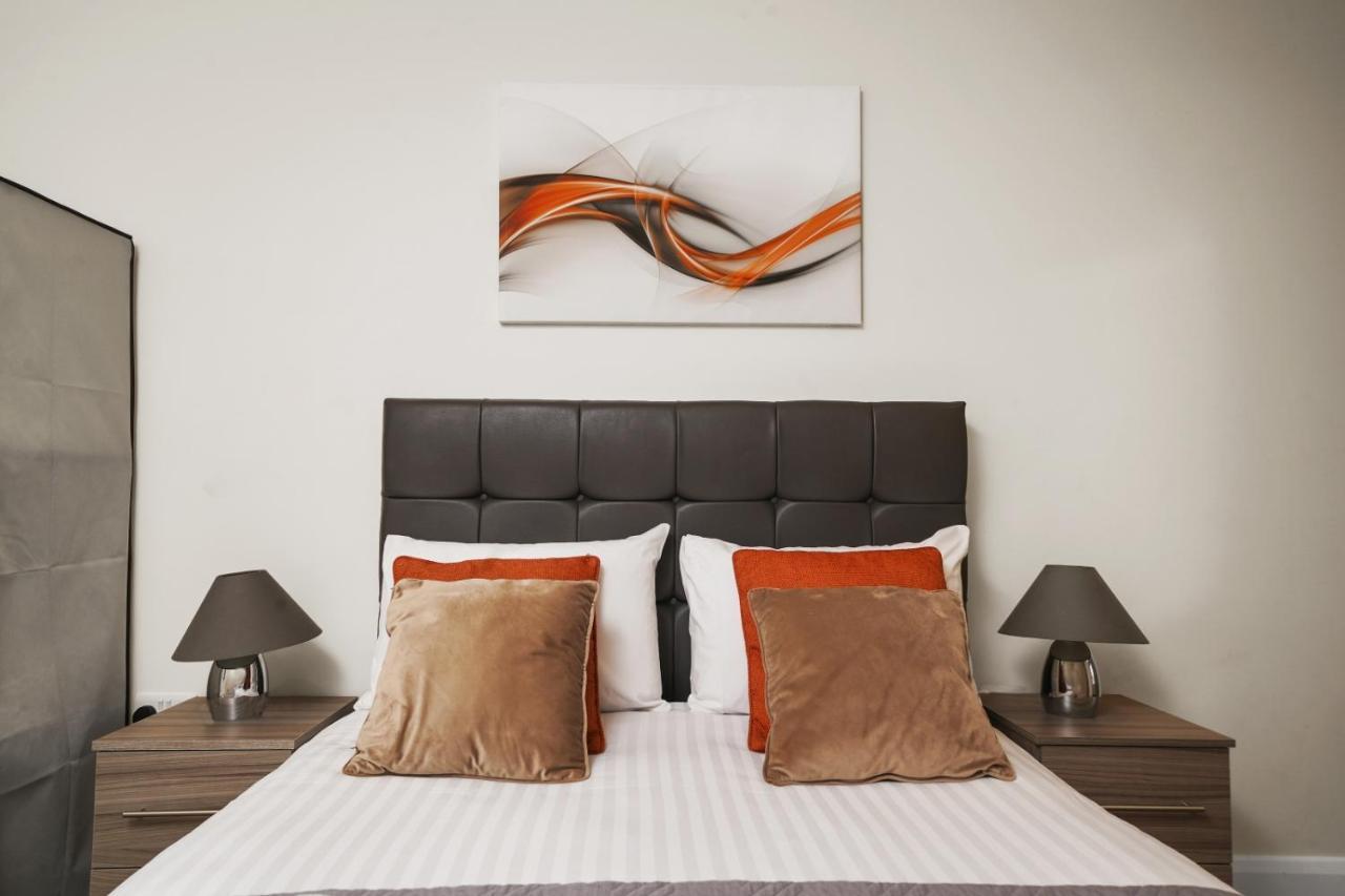 London Heathrow Living Serviced Apartments By Ferndale Stanwell Eksteriør billede