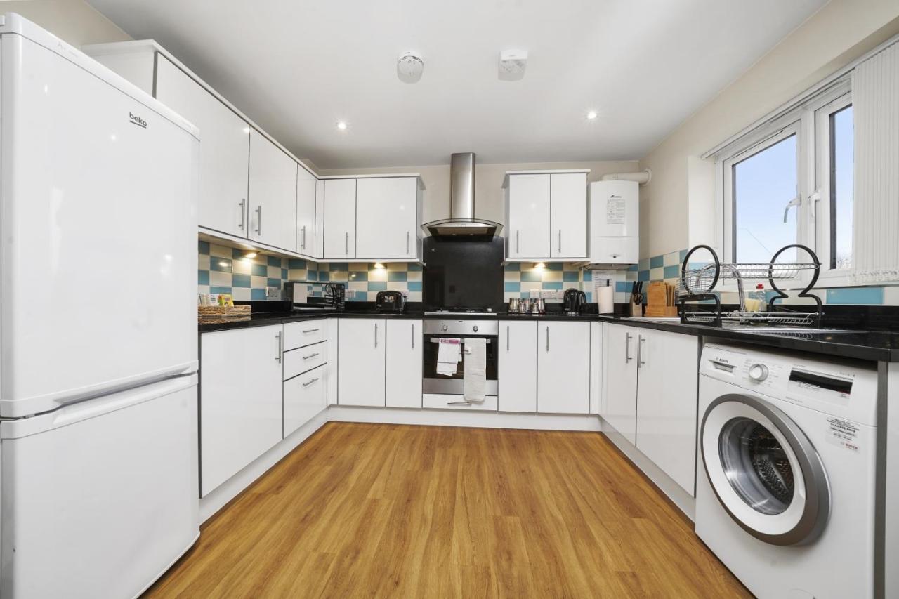 London Heathrow Living Serviced Apartments By Ferndale Stanwell Eksteriør billede