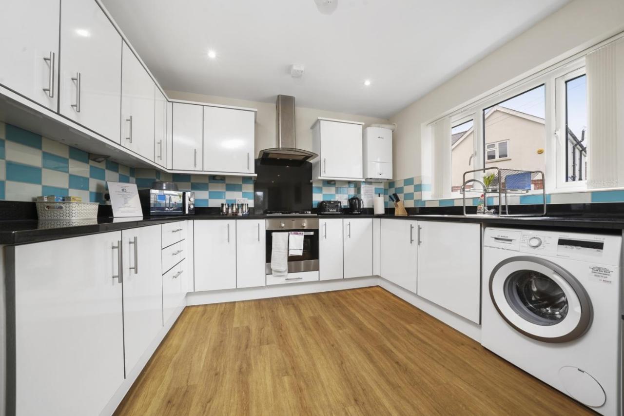 London Heathrow Living Serviced Apartments By Ferndale Stanwell Eksteriør billede
