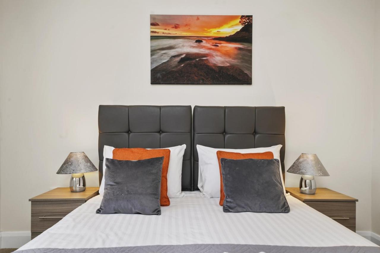 London Heathrow Living Serviced Apartments By Ferndale Stanwell Eksteriør billede