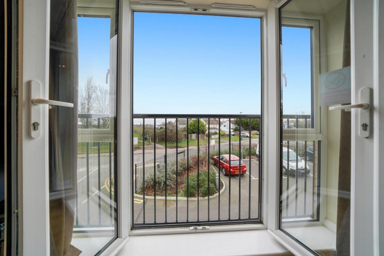 London Heathrow Living Serviced Apartments By Ferndale Stanwell Eksteriør billede